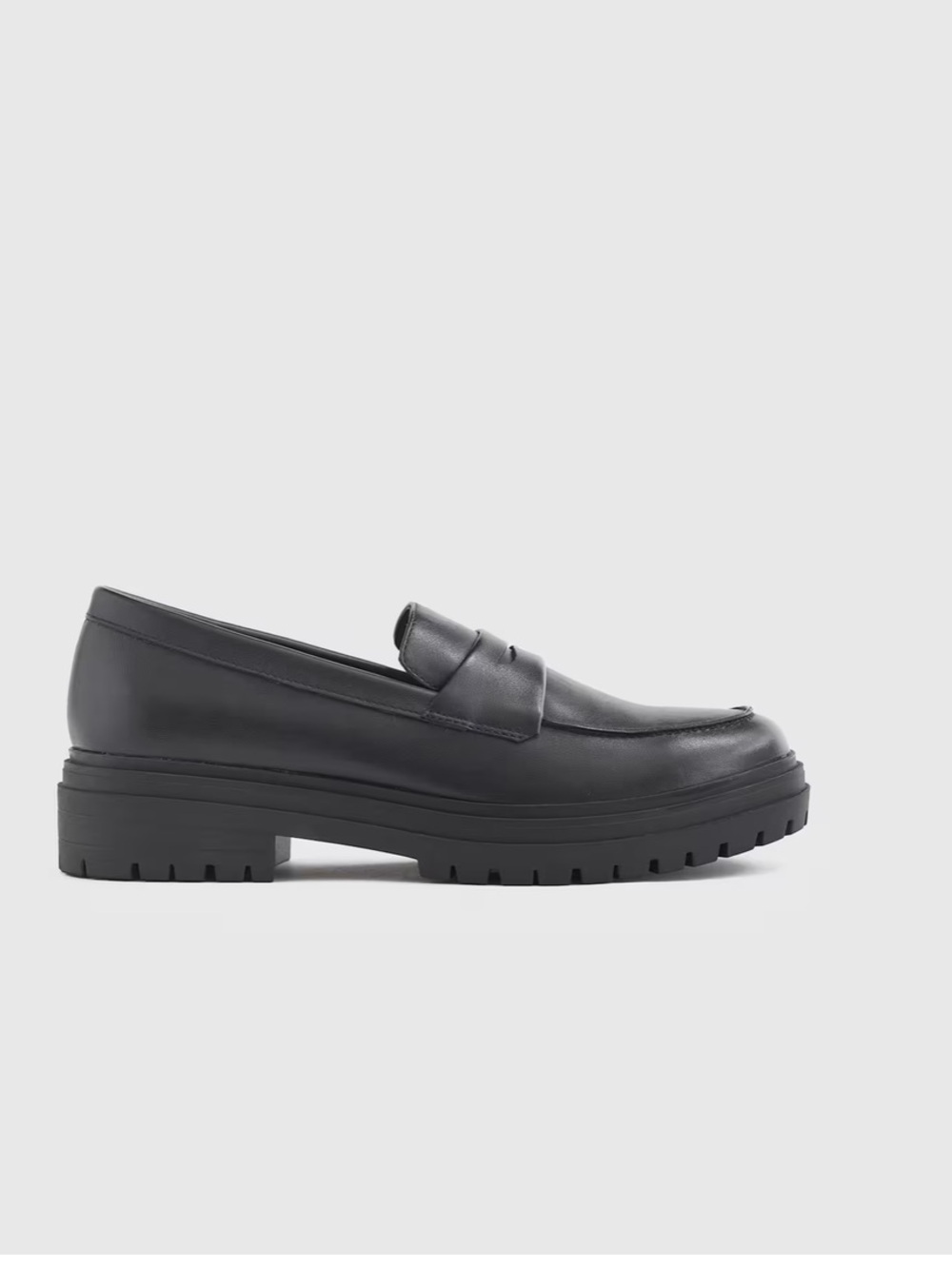 Quince Italian Leather Lug Sole Loafer - Size 9